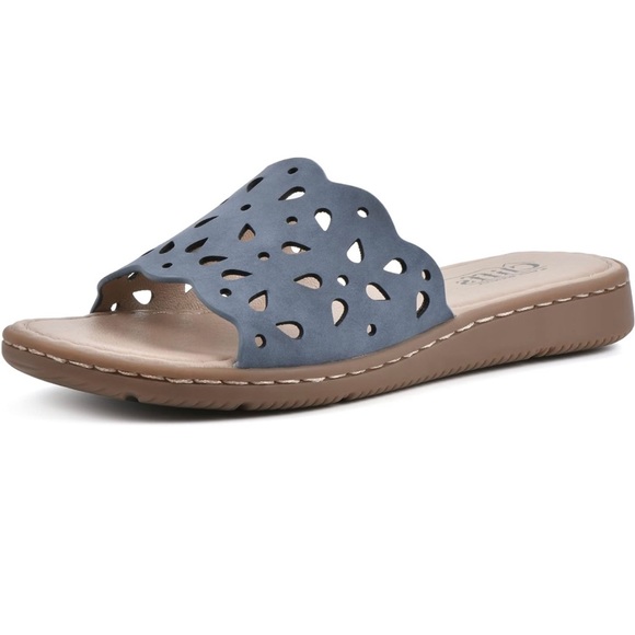 Cliffs by WHITE MOUNTAIN Shoes - NWOT CLIFFS BY WHITE MOUNTAIN Squad Sandal Size 8